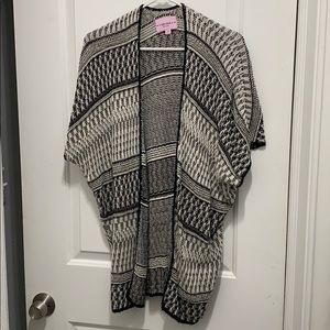 Short sleeve, loose cardigan